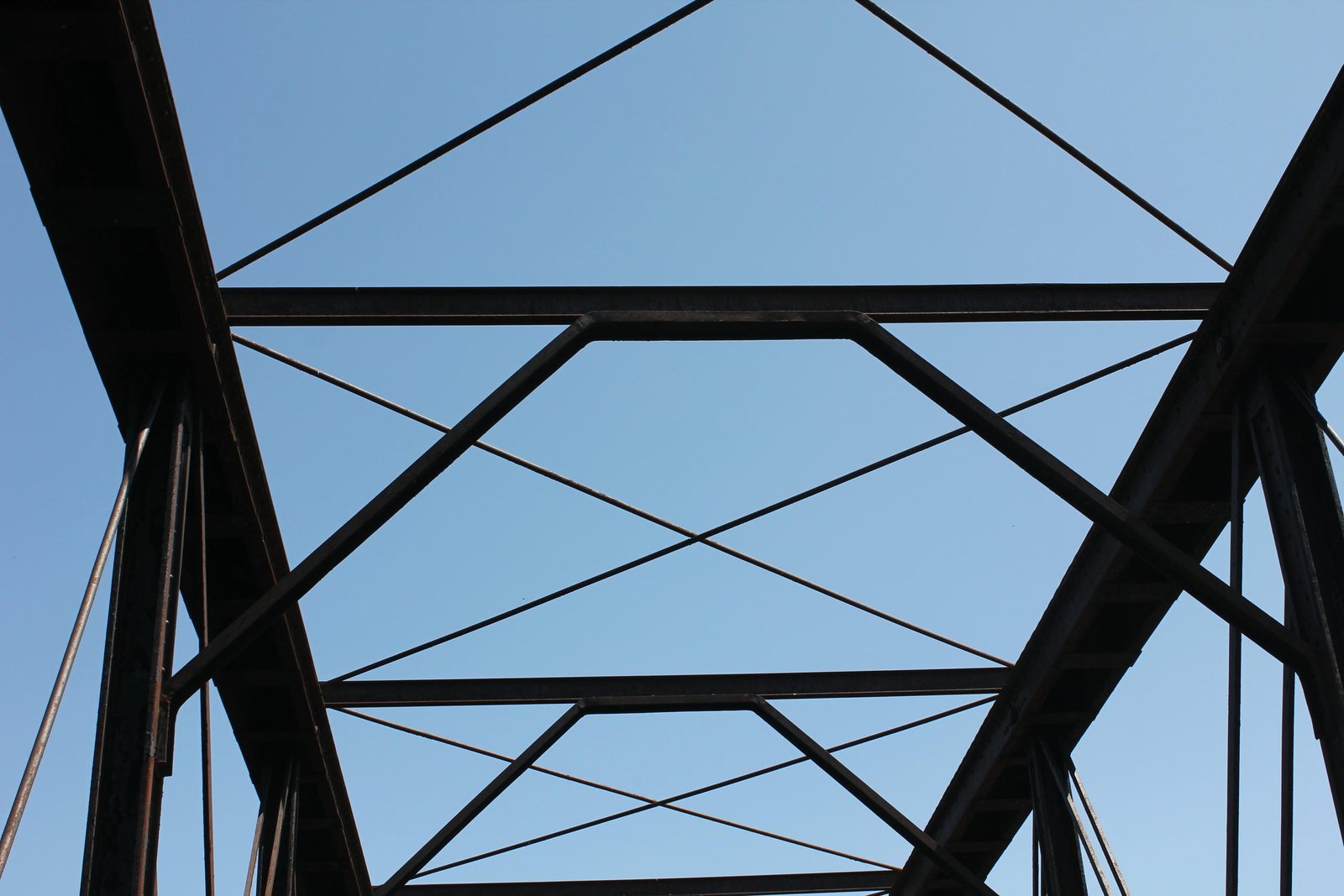 Sway bracing, east span